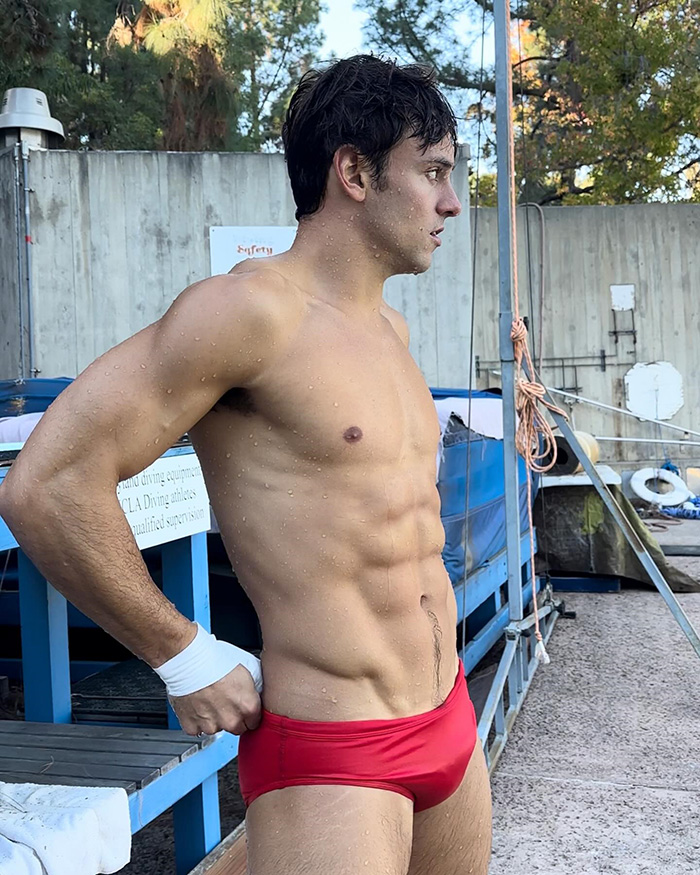 นักกีฬาหนุ่ม