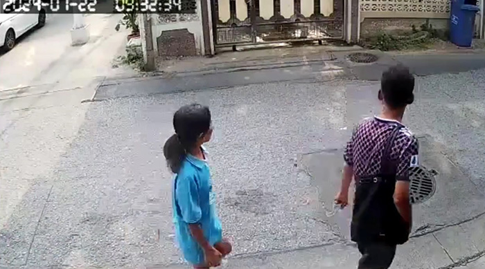 ป้าคลั่งรักจัด สาดน้ำใส่หญิงทุกคน