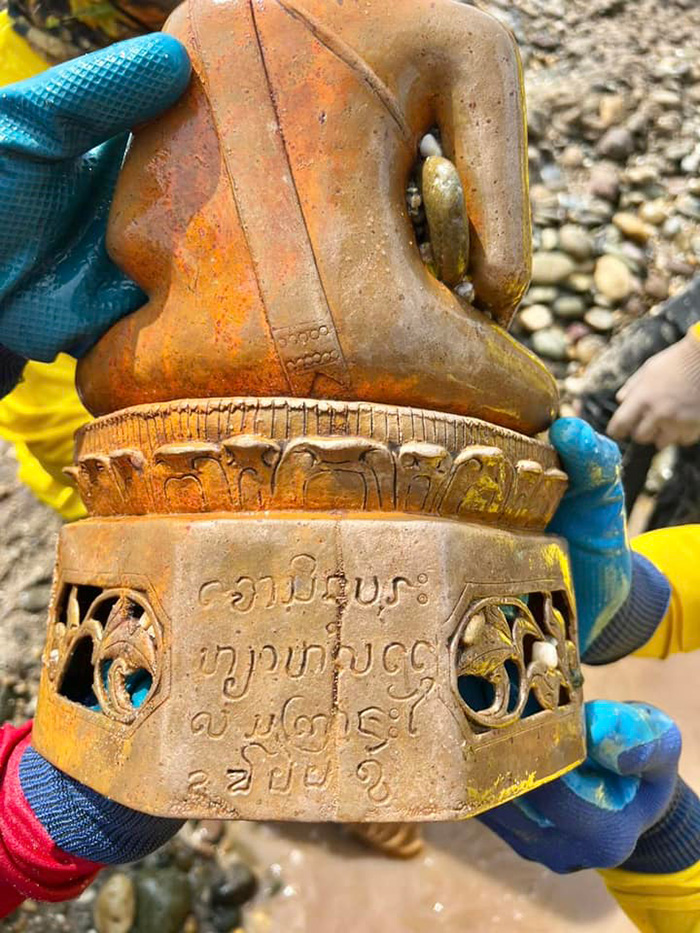 พบพระพุทธรูป