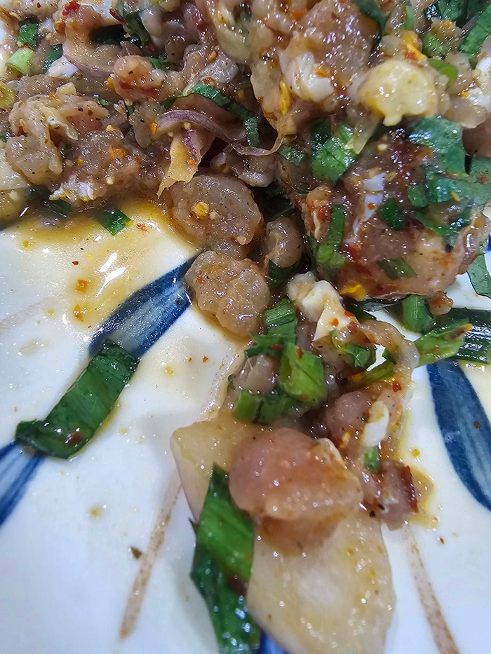 ลูกค้าอึ้งสั่งลาบไก่ได้ไก่สด