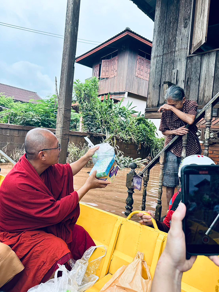 พระนำของช่วยน้ำท่วม