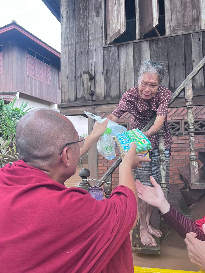 พระนำของช่วยน้ำท่วม