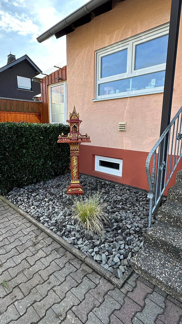 ฝรั่งเที่ยวไทย ซื้อของสิ่งนี้ไปติดตั้งหน้าบ้าน