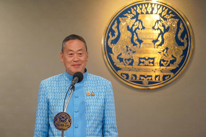 เศรษฐา ทวีสิน