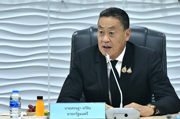 นายเศรษฐา ทวีสิน