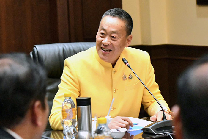 นายเศรษฐา ทวีสิน