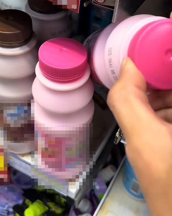 ไขปริศนา ทำไมคนถึงชอบหยิบของจากเชลฟ์ด้านหลัง