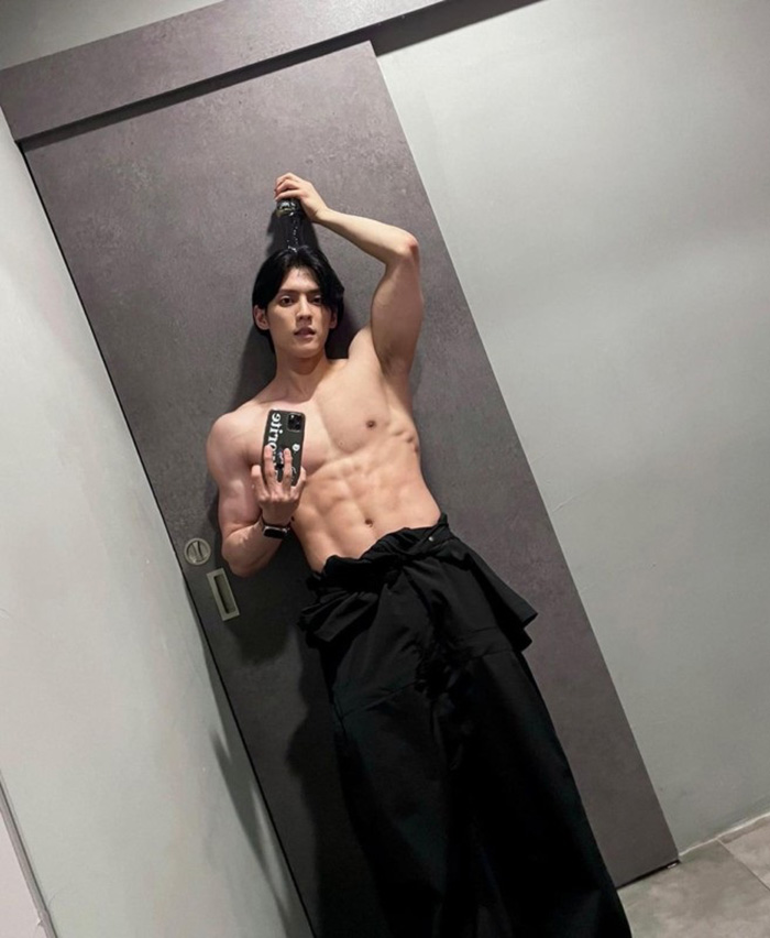 หนุ่มหล่อ เปิดภาพเทียบอดีต 10 ปี หนุ่มหล่อ เปิดภาพเทียบอดีต 10 ปี