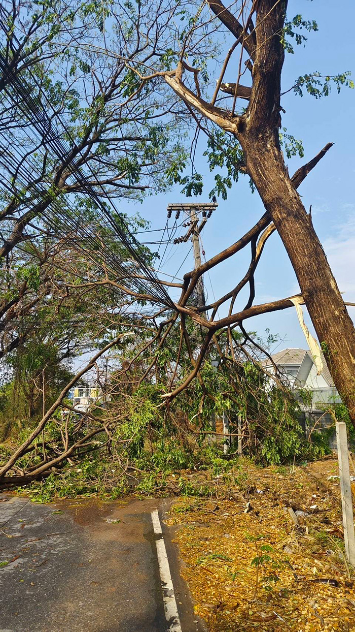 เปิดภาพพายุถล่มขอนแก่น