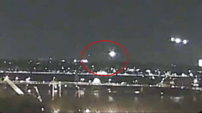 คลิปนาทีช็อก เครื่องบินชน ฮ ทหารสหรัฐ