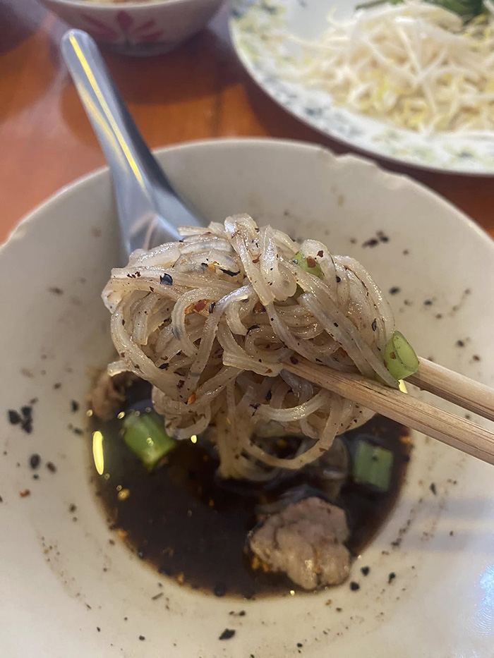 สั่งก๋วยเตี๋ยวเรือแบบพิเศษที่อยุธยา สั่งก๋วยเตี๋ยวเรือแบบพิเศษที่อยุธยา