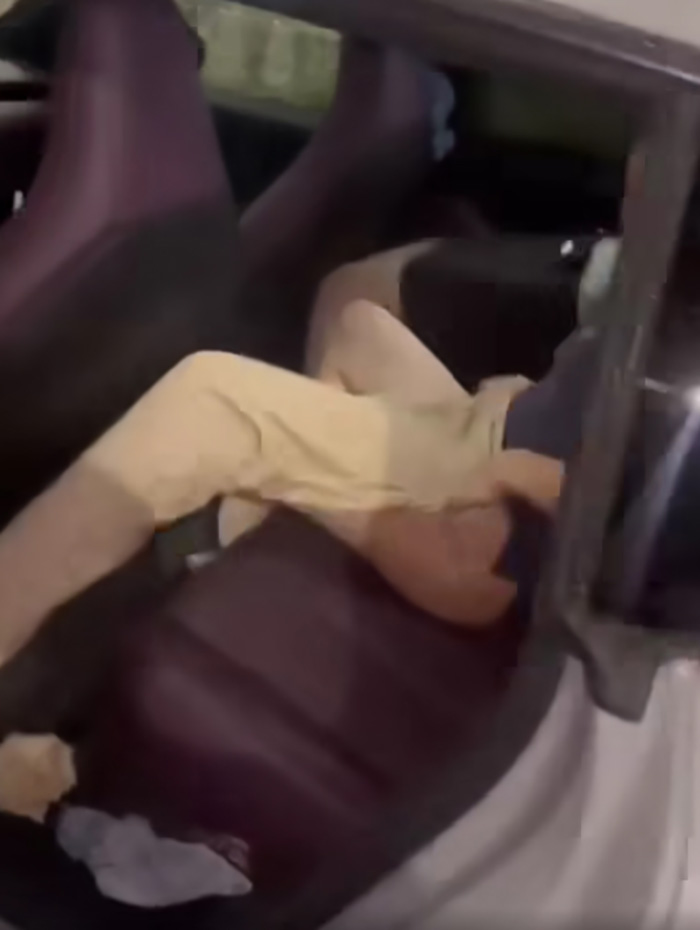 จับชู้คารถ ผัวพาสาวกินแซ่บเบาะหลัง 