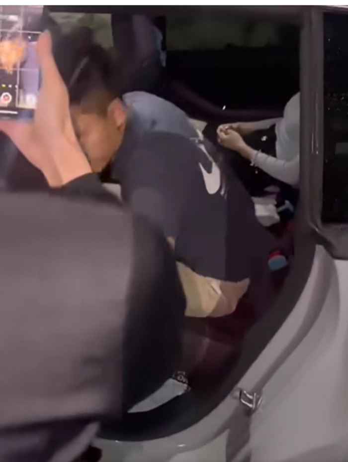 จับชู้คารถ ผัวพาสาวกินแซ่บเบาะหลัง 