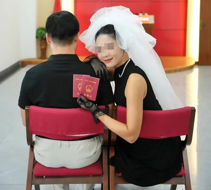 สาวโพสต์รูปแต่งงาน หลังคบแค่ 33 วัน 