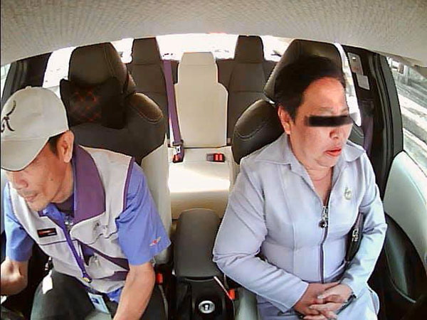 ป้าหลอกแท็กซี่