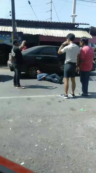 หนุ่มขับกระบะดำ