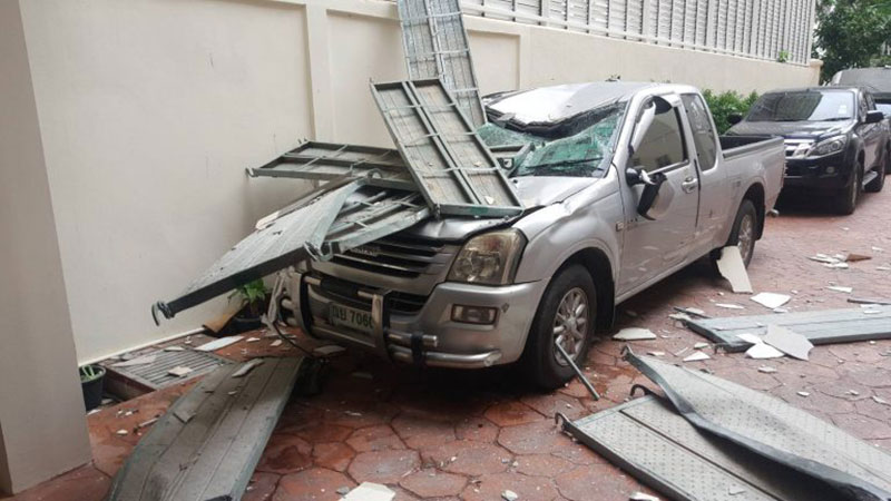 เครนร่วง