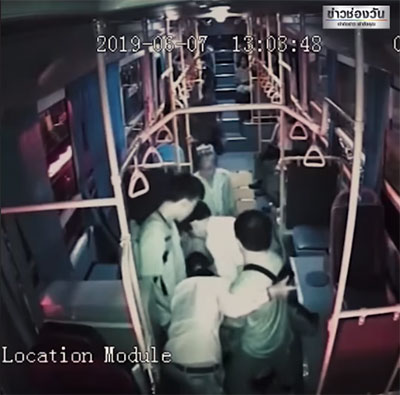 ผู้โดยสารซัดกับคนขับรถเมล์