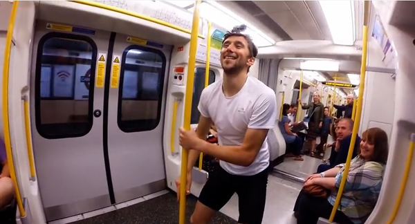 สุดยอดไปเลย หนุ่มอังกฤษวิ่งแข่งรถไฟใต้ดิน สำเร็จซะด้วย