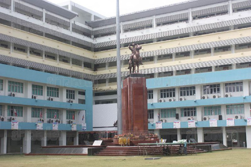 ผู้ปกครองยืนยันลูกชายเจอผีหลอกจริง พร้อมวอนผู้บริหารทำบุญ