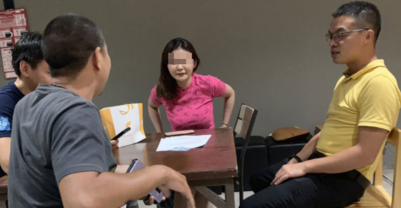 พริตตี้สาว