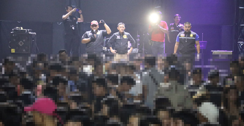 ทลาย 2 ผับดัง