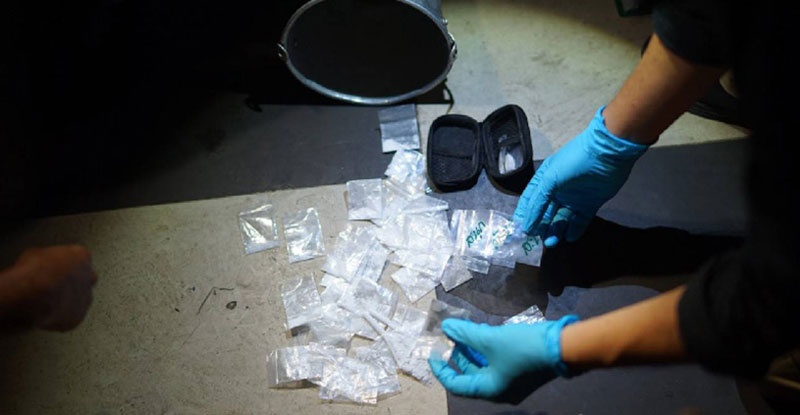 เด้ง 3 เสือโรงพักเมืองแปดริ้ว