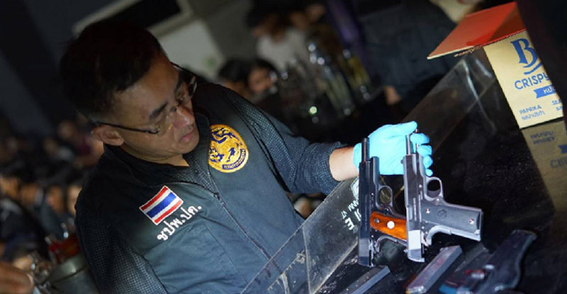 ทลาย 2 ผับดัง