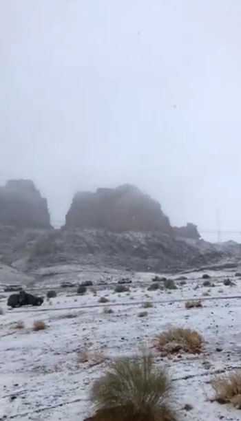หิมะตกกลางทะเลทรายซาอุฯ