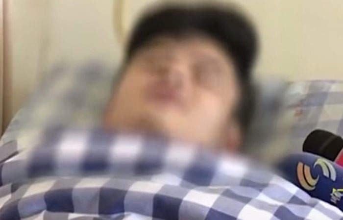 หนุ่มนิ้วเท้างอก 9 นิ้ว