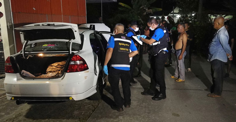 เก๋งเหยียบแหลกแหกด่าน 15 กม.