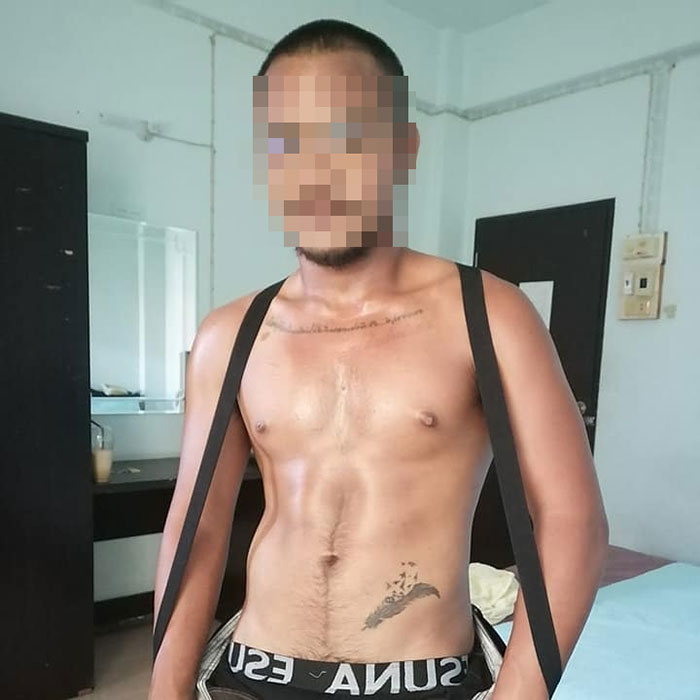 หนุ่มโพสต์รูปถอดเสื้อสยิว