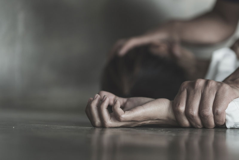 แก๊งหื่นรุมโทรมพยาบาลสาว