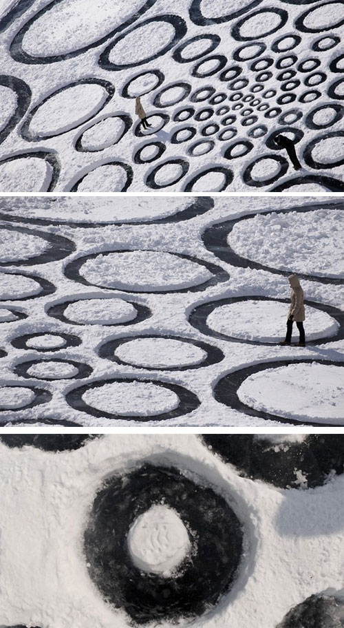 สวยงาม! หนุ่มหัวศิลป์สร้างลวดลายบนลานน้ำแข็งในไซบีเรีย