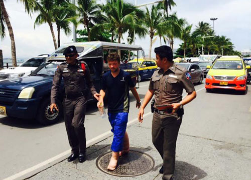 ฝรั่งขาบวมขอทาน