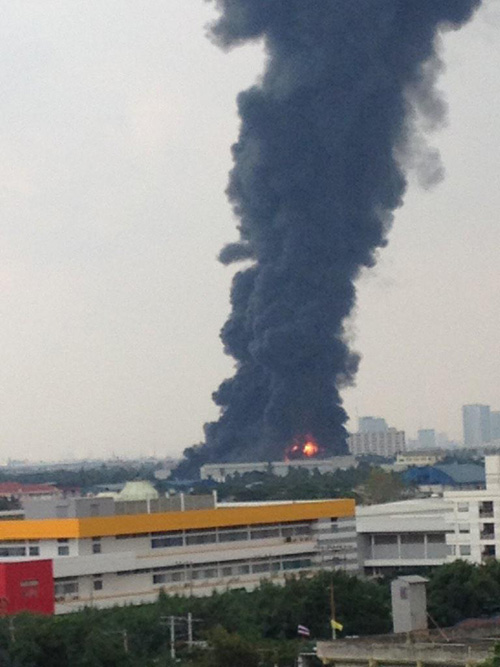 ไฟไหม้โรงงานพลาสติก