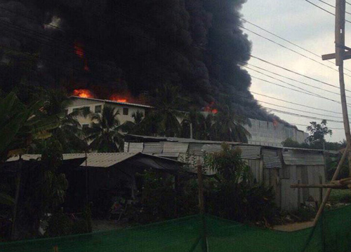 ไฟไหม้โรงงานพลาสติกพระราม2