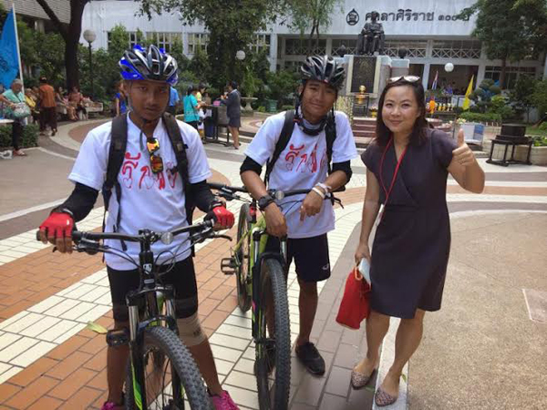 ปั่นจักรยาน ถวายพระพรในหลวง