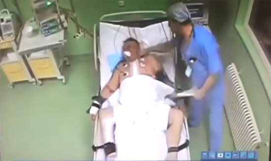 แพทย์ชาวรัสเซียรายหนึ่งก่อเหตุทุบตีผู้ป่วยโรคหัวใจจนเสียชีวิต