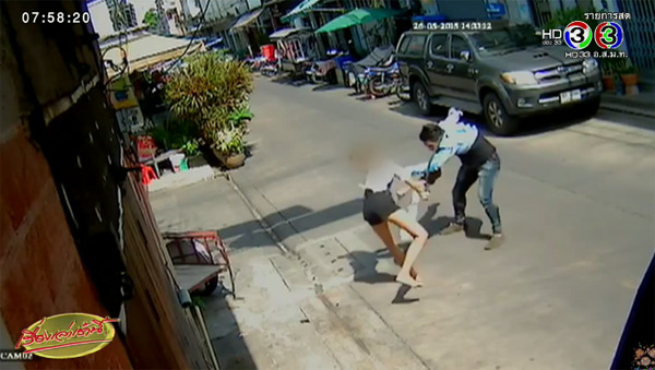 หนุ่มเจ็บใจแฟนขอเลิก คว้ามีดแทงสาวรัว ๆ เจ็บหนักนอนไอซียู