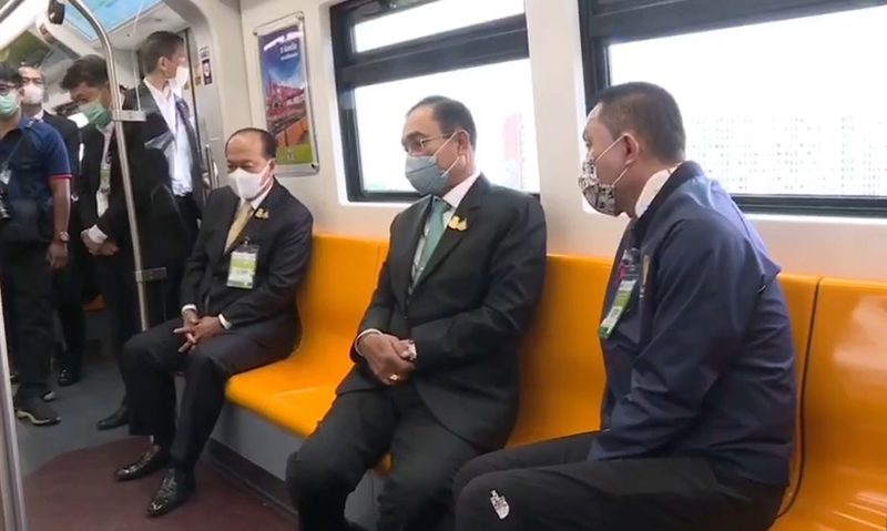 นายกเปิดรถไฟฟ้า