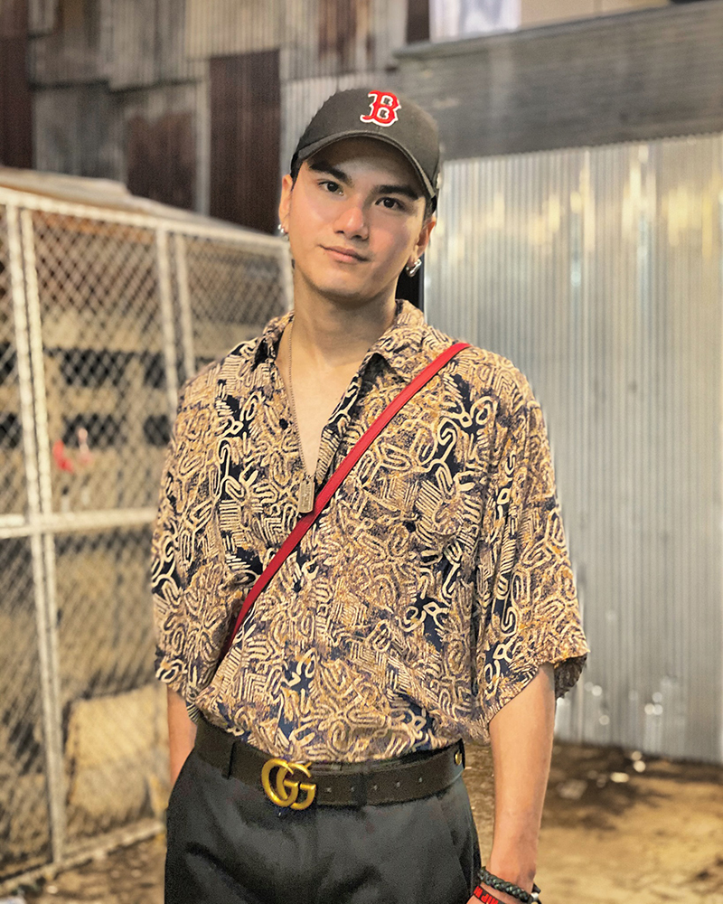 กระทืบคน