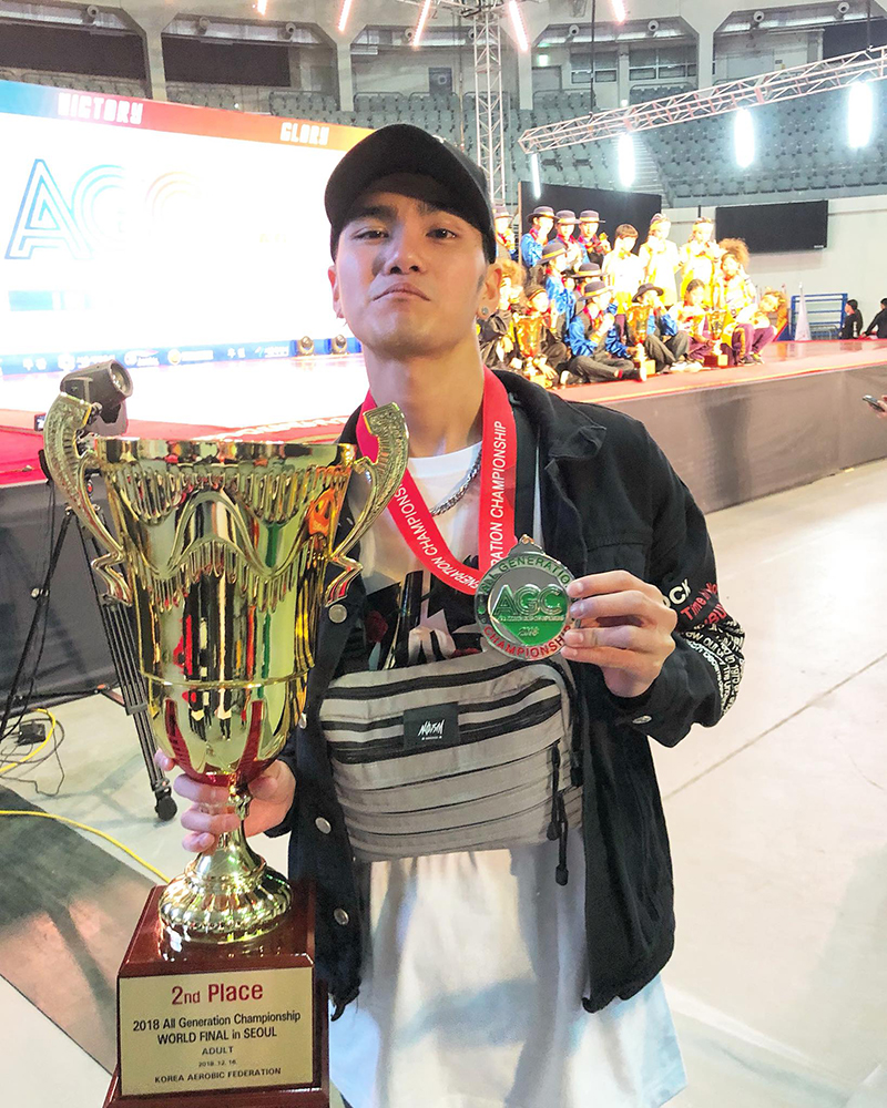 กระทืบคน