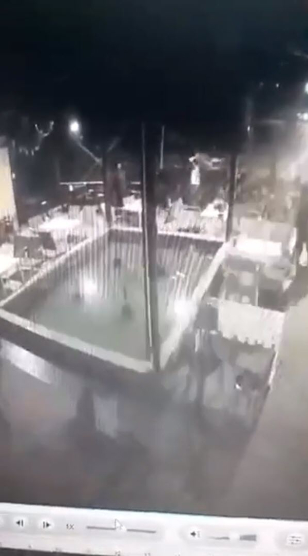 กระทืบคน