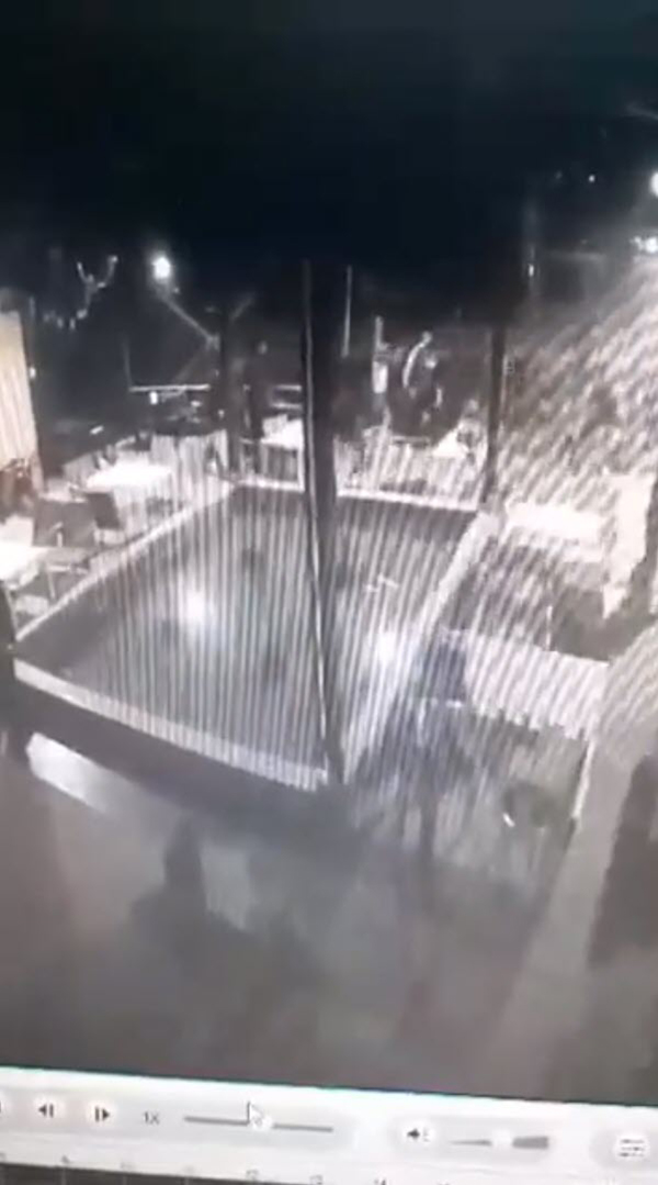 กระทืบคน