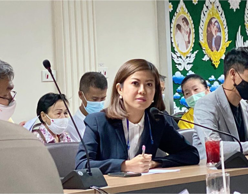 ล้อมรถธนาธร