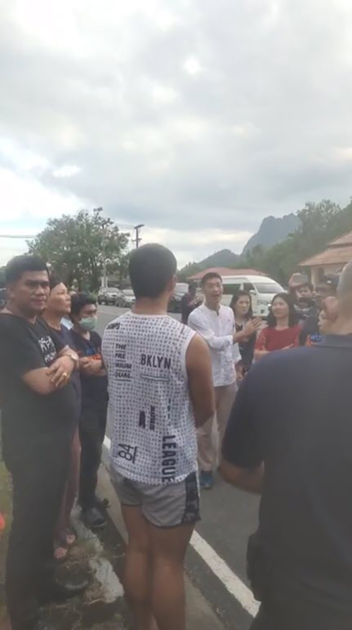 ธนาธร จึงรุ่งเรืองกิจ