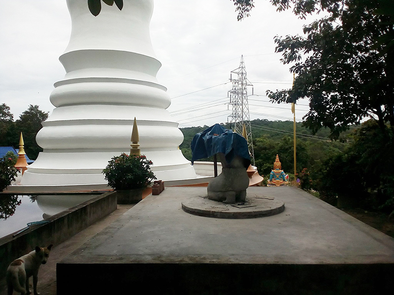 พระตัดหัวตัวเอง