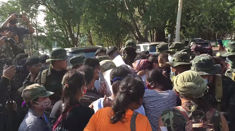 จับกะเหรี่ยงบางกลอย