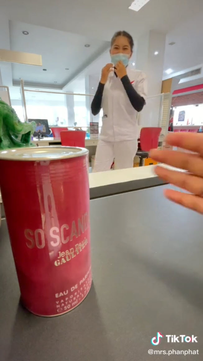 แจกเงินลูกน้อง